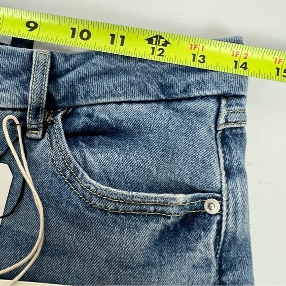 NWT Forever 21 Women’s Blue Jeans Sz 4 (27) Light Wash Mid-Rise Curved Straight - Picture 13 of 16